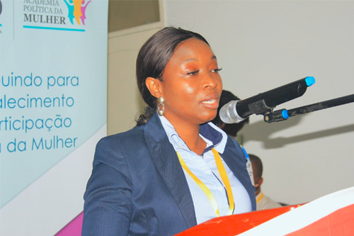 lorena mazive seminário regional de formação dos membros das assembleias provinciais em matérias de participação política e género na indústria extractiva em Moçambique