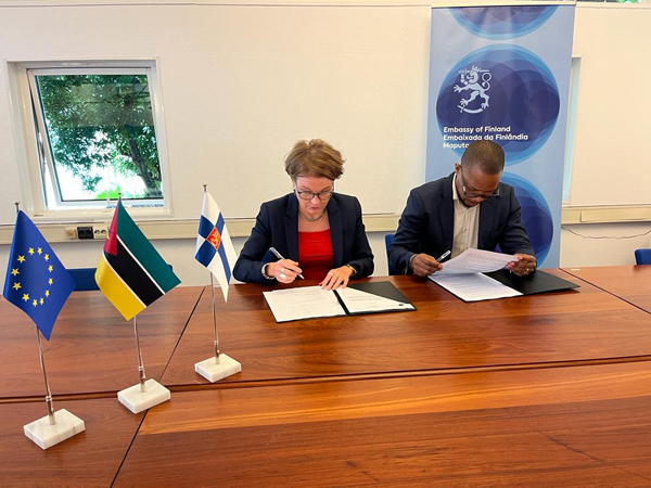 Embaixada da Finlândia e o IMD assinam acordo para promover engajamento cívico e Direitos Humanos